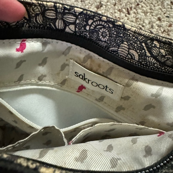 Sakroots shoulder bag. - Picture 4 of 7